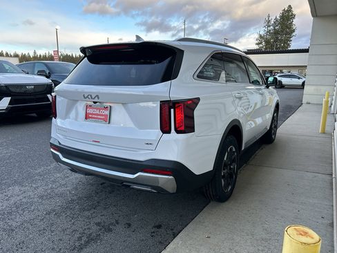 New 2026 Kia Sorento S image 4