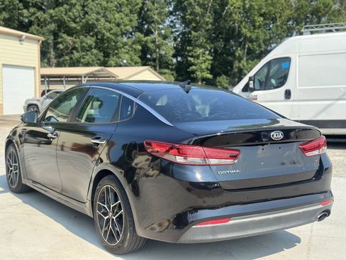 Used 2018 Kia Optima S FWD image 4