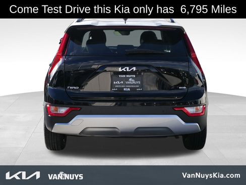 Certified 2025 Kia Niro EX image 4