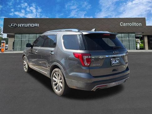 Used 2017 Ford Explorer Limited w/ Equipment Group 301A FWD image 7