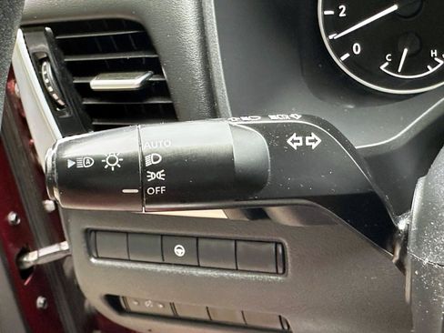 Used 2021 Nissan Rogue SV AWD/4WD image 29