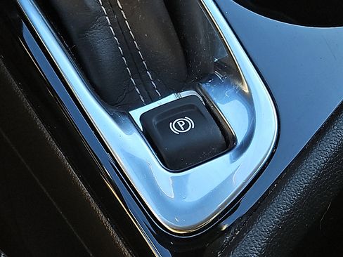 Certified 2023 Buick Encore GX Preferred w/ Cold Weather Comfort Package image 25