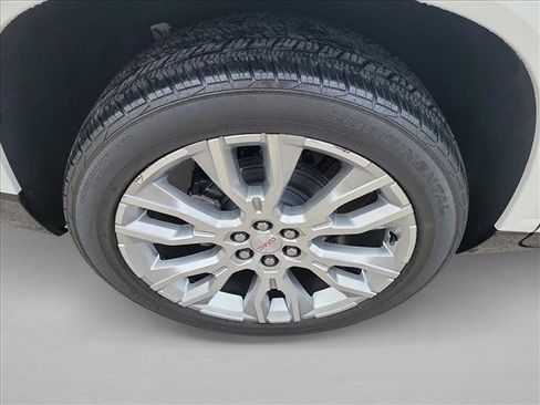 Used 2024 GMC Acadia Denali w/ Super Cruise Package image 11