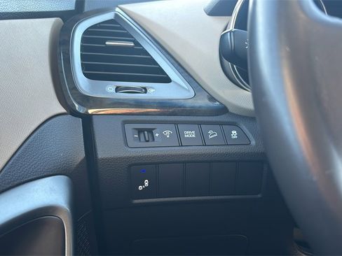 Used 2017 Hyundai Santa Fe Sport image 24
