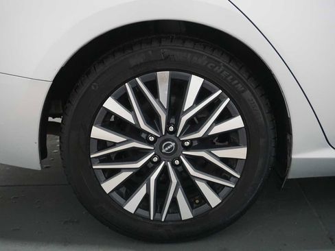 Used 2023 Nissan Altima 2.5 SV image 11