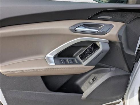 New 2025 Audi Q5 Premium Plus image 17