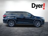 Used 2019 Toyota Highlander XLE image 2