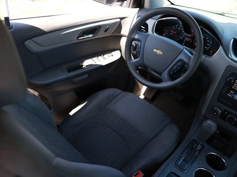 Used 2017 Chevrolet Traverse LS AWD/4WD image 11