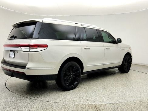 Used 2024 Lincoln Navigator L Reserve AWD/4WD image 5