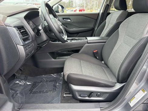 Used 2023 Nissan Rogue SV image 29