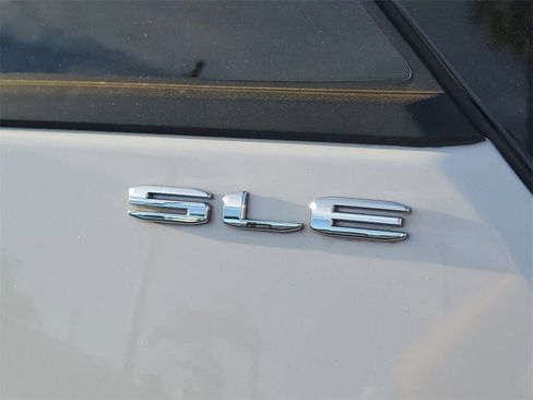 Used 2022 GMC Terrain SLE w/ LPO, Floor Liner Package image 9