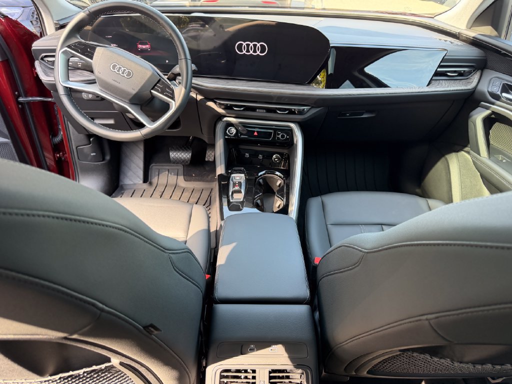 Used 2025 Audi Q5 Premium w/ Convenience Package AWD/4WD image 20