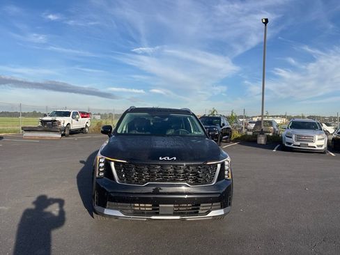 Certified 2025 Kia Sorento S w/ Panoramic Sunroof Package AWD/4WD image 8