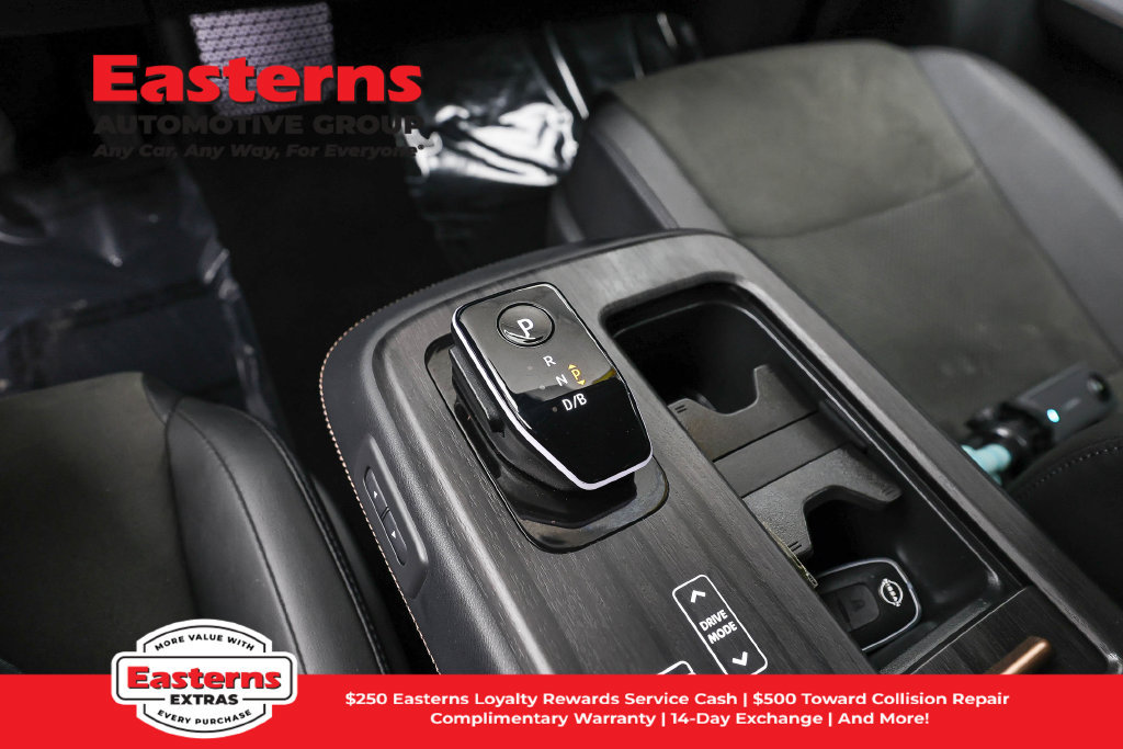 Used 2023 Nissan Ariya AWD image 14