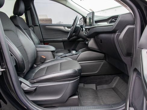 Used 2024 Ford Escape SE image 35