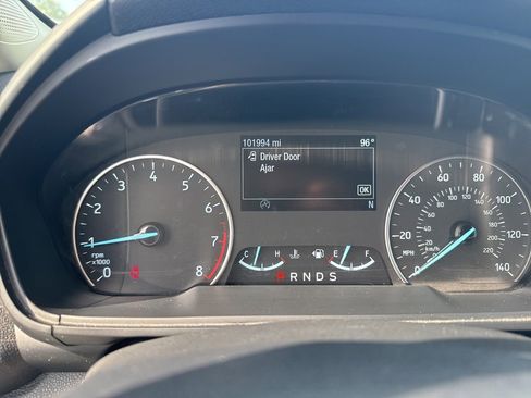 Used 2019 Ford EcoSport SE w/ SE Convenience Package image 8