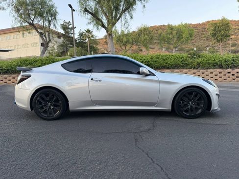 Used 2014 Hyundai Genesis 3.8 image 6