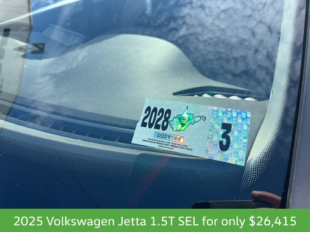 Used 2025 Volkswagen Jetta SEL FWD image 12