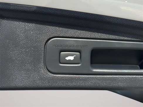 Used 2023 Acura MDX SH-AWD w/ Advance Package image 46