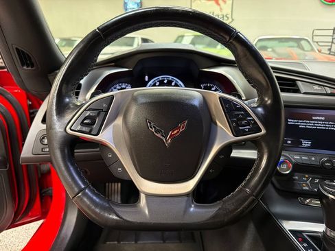 Used 2019 Chevrolet Corvette Stingray Coupe w/ 1LT RWD image 17