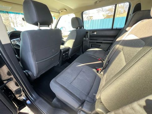 Used 2018 Ford Flex SE image 14