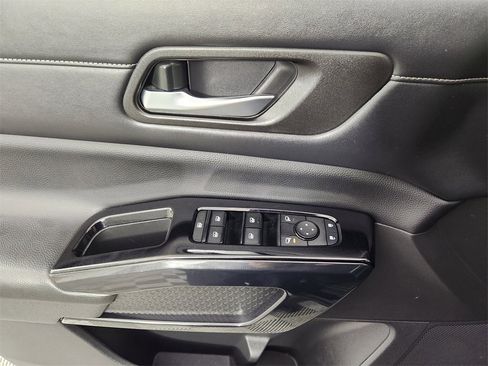 Used 2022 Nissan Pathfinder SV w/ Cargo Package image 9