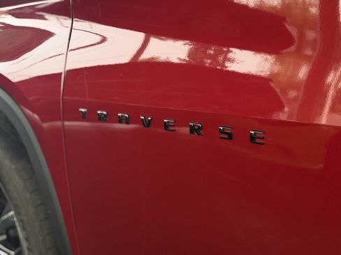 Used 2023 Chevrolet Traverse RS AWD/4WD image 21