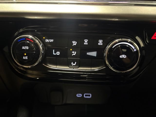 Used 2025 Chevrolet Trax LT FWD image 20