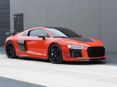 Used 2017 Audi R8 V10 plus image 2