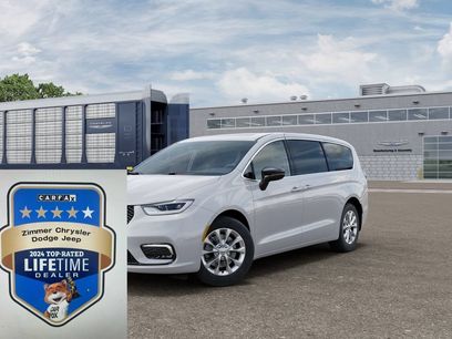 New 2026 Chrysler Pacifica Select