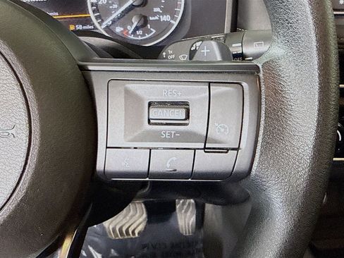 Used 2023 Nissan Rogue S FWD image 15