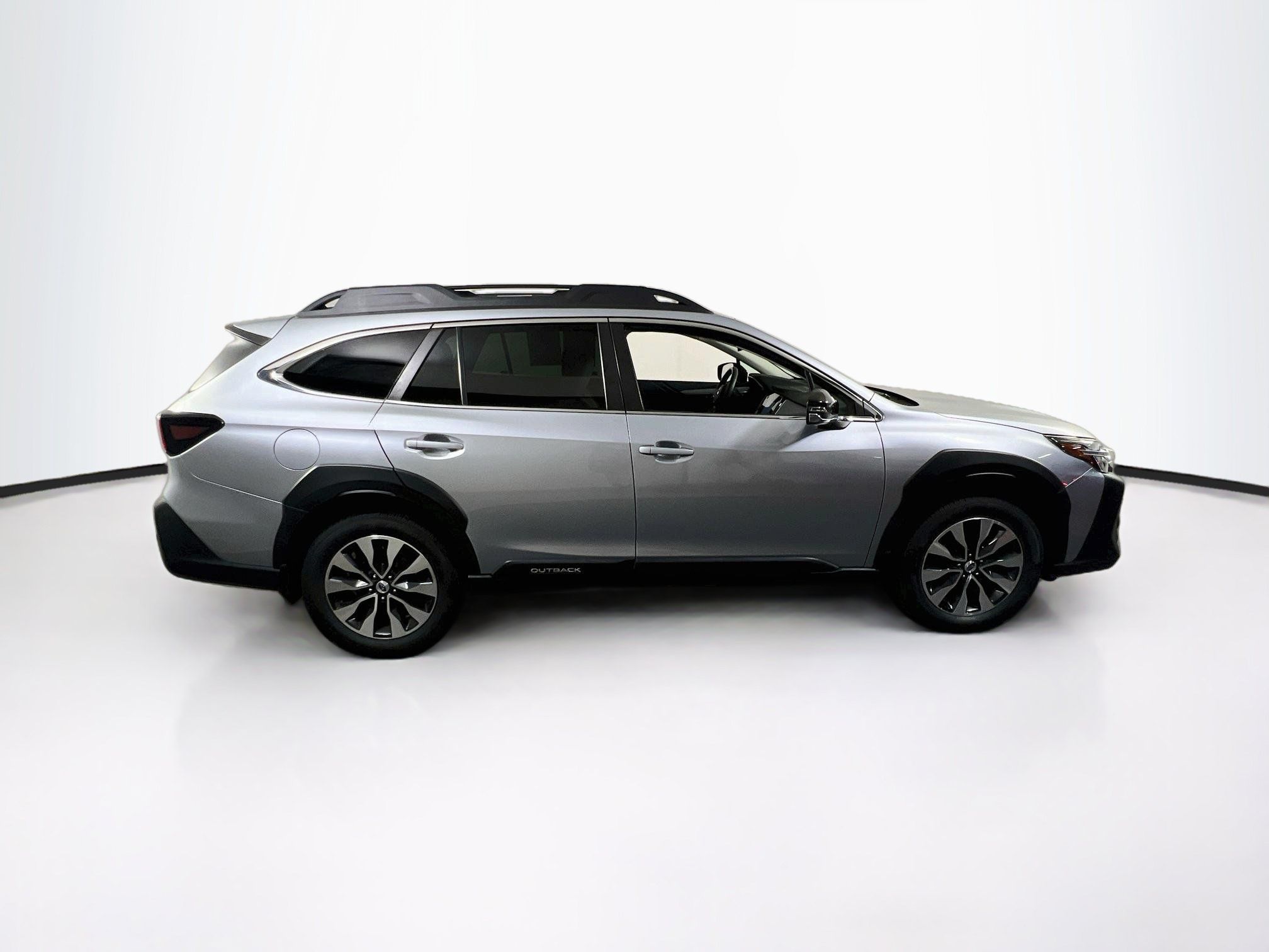 Used 2023 Subaru Outback Limited XT AWD/4WD image 4