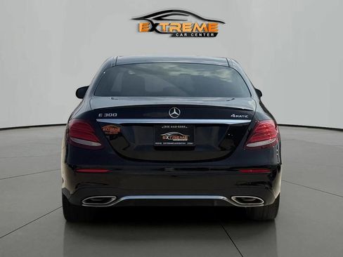 Used 2017 Mercedes-Benz E 300 4MATIC image 5