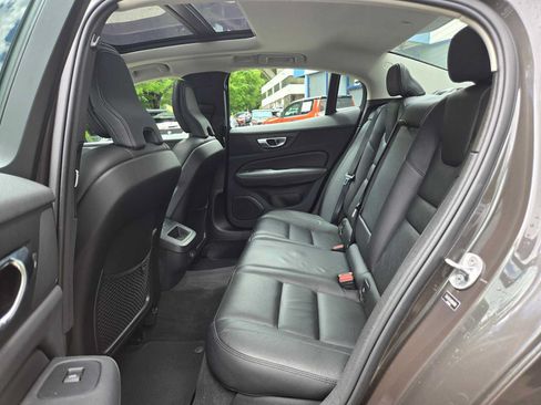 Used 2024 Volvo S60 B5 Plus FWD image 16