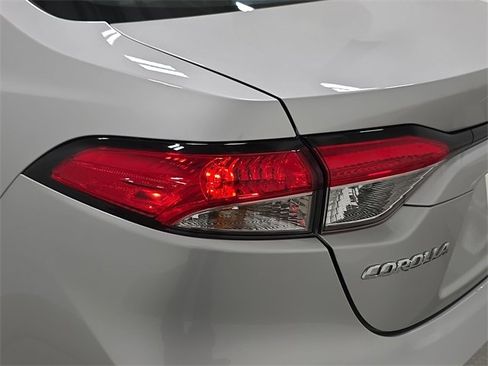 Certified 2025 Toyota Corolla LE image 29