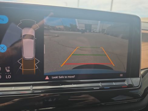Used 2026 Volkswagen Atlas SE FWD image 29