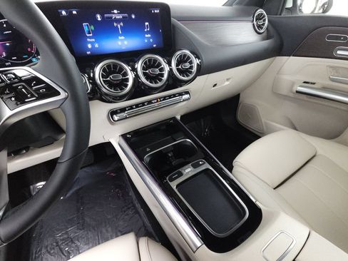 Certified 2026 Mercedes-Benz GLA 250 4MATIC image 14