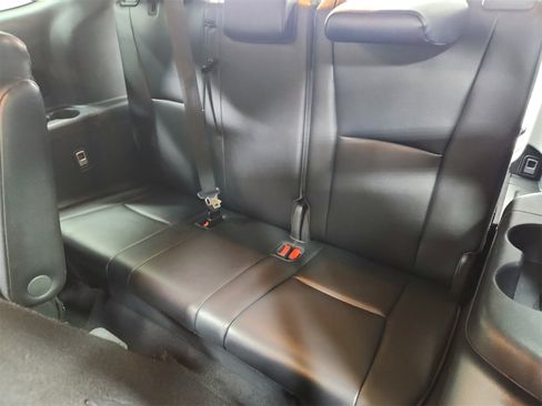 Used 2022 Toyota Highlander XLE image 32