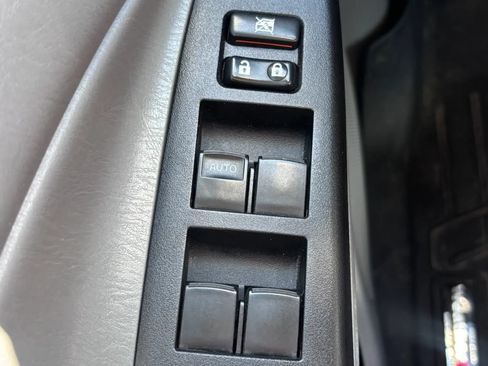 Used 2015 Toyota Tacoma 4x4 Double Cab w/ SR5 Package image 7