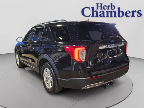Certified 2022 Ford Explorer XLT w/ Equipment Group 202A AWD/4WD image 3