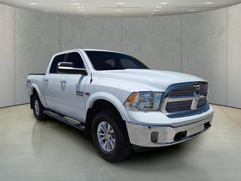 Used 2018 RAM 1500 SLT AWD/4WD image 12