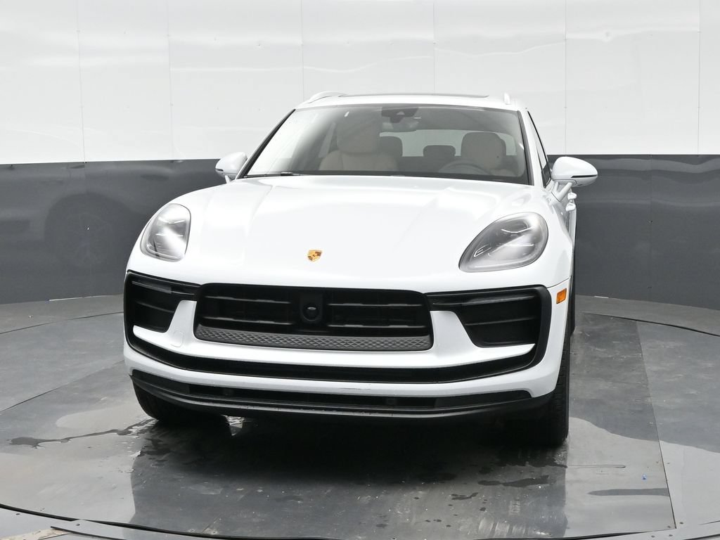 Certified 2026 Porsche Macan AWD/4WD image 12