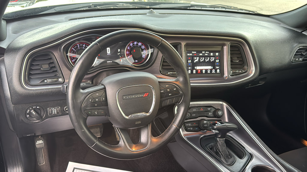 Used 2018 Dodge Challenger SXT RWD image 14