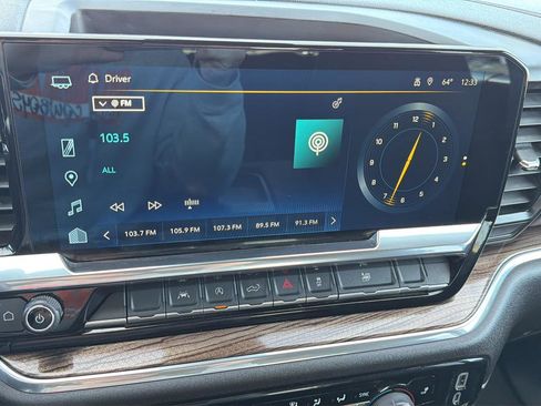 Used 2025 Chevrolet Silverado 1500 LT image 24