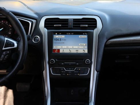 Used 2018 Ford Fusion SE w/ Fusion SE Technology Package image 46