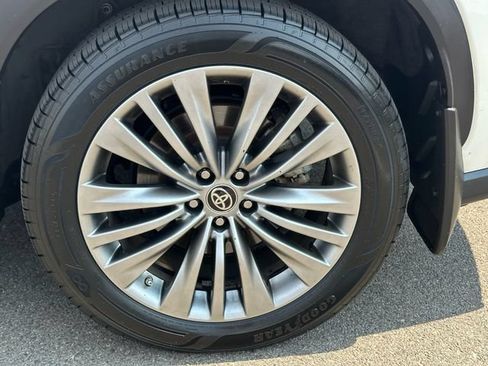 Used 2021 Toyota Highlander Platinum AWD/4WD image 37