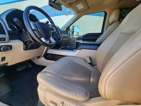 Used 2019 Ford F250 Lariat w/ Lariat Value Package image 11