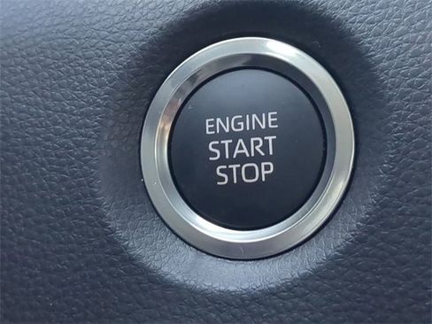 Certified 2025 Toyota Corolla SE image 25