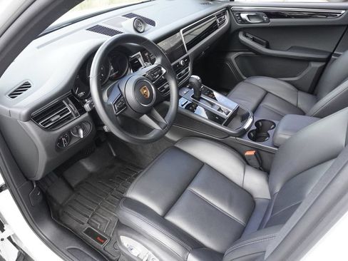 Used 2022 Porsche Macan AWD/4WD image 18