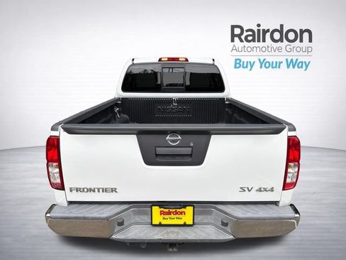 Used 2015 Nissan Frontier SV AWD/4WD image 6